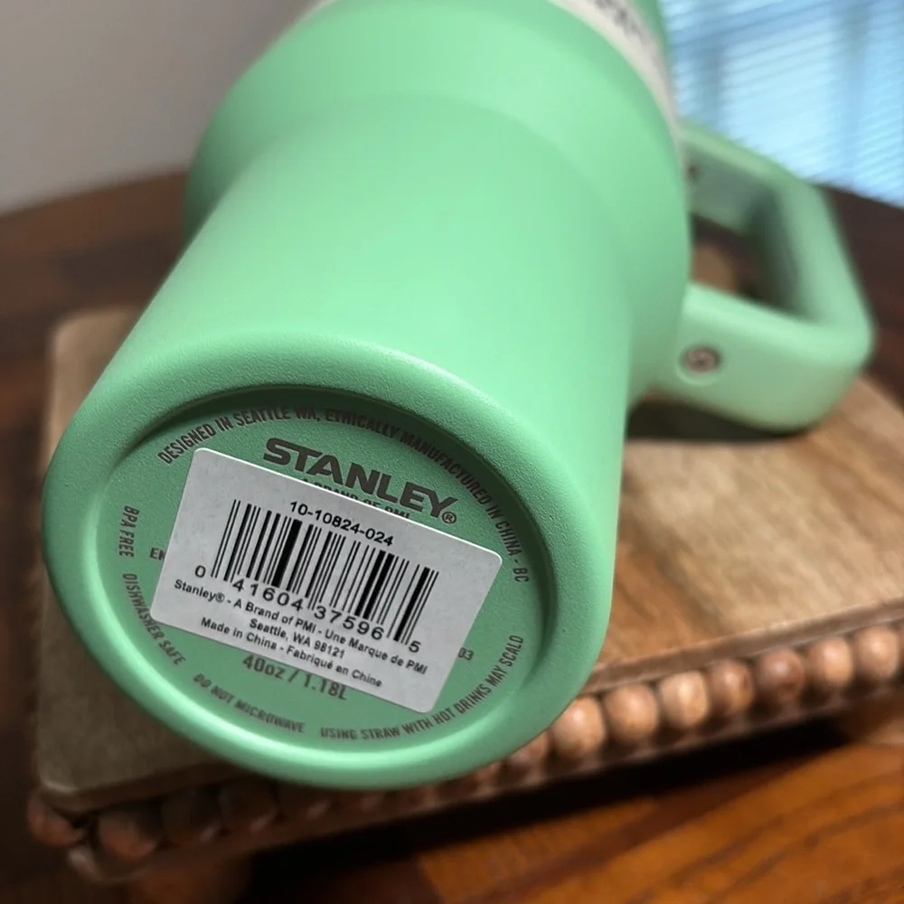 Stanley 40oz Jade Quencher 2.0 tumbler - Picture 6 of 6